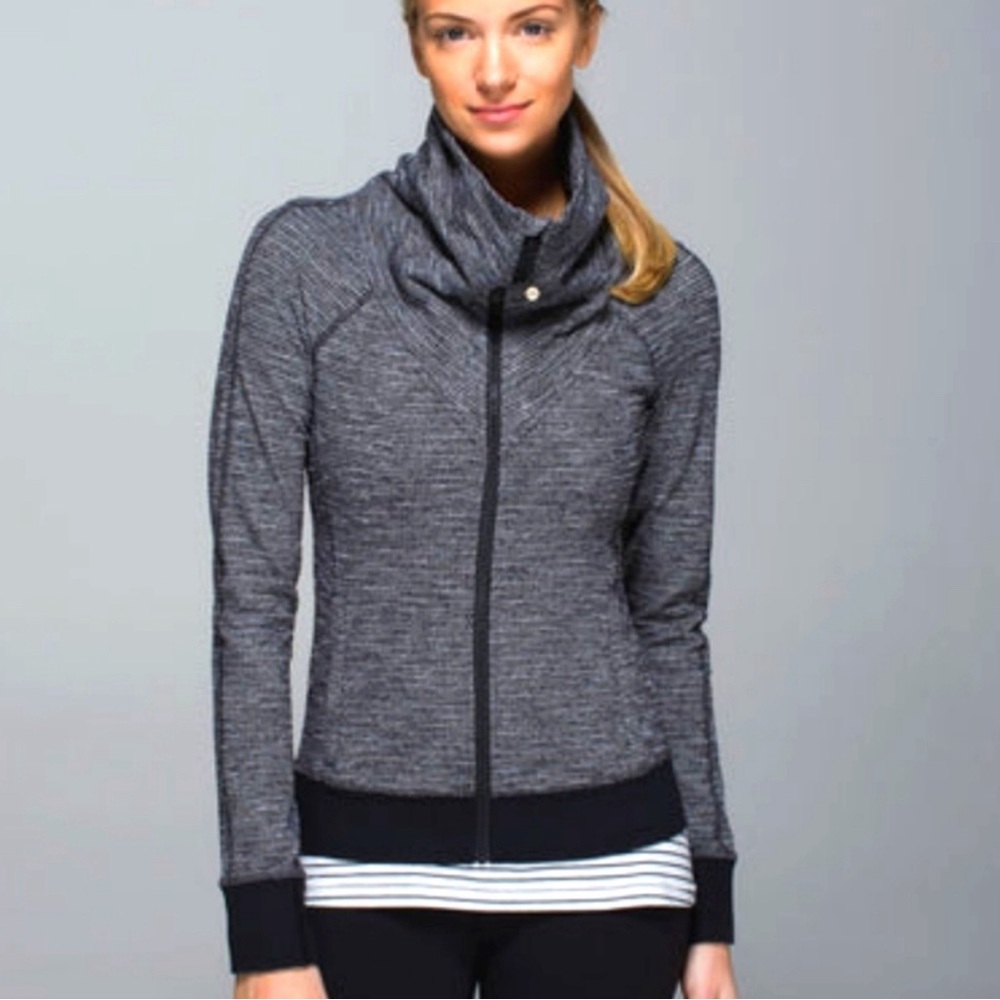 EUC Lululemon Be Present Full Zip Athletic Jacket. Like new! 3-way collar. Sz 6